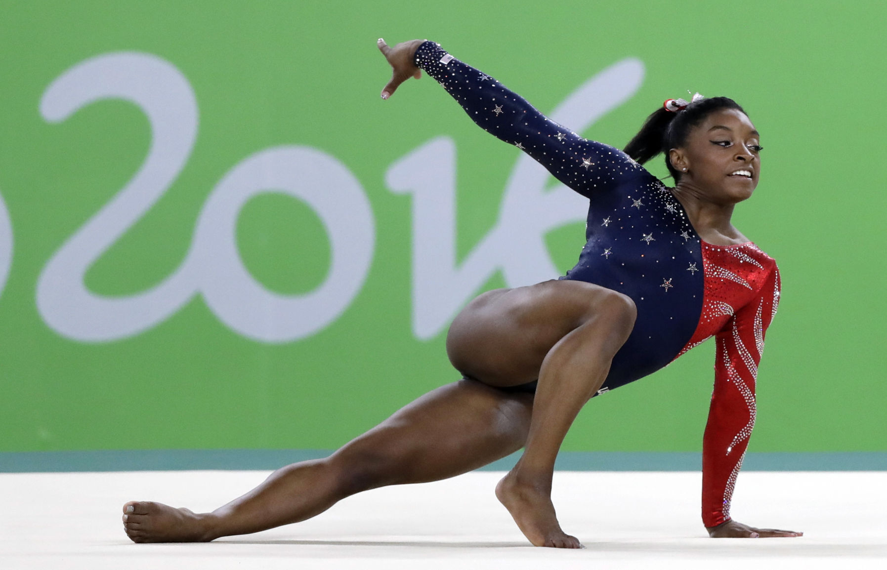122716biles